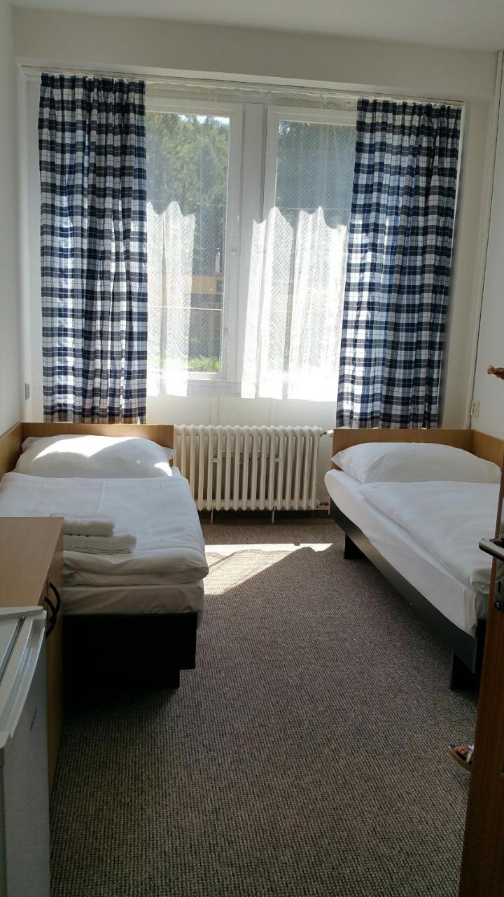 Hotel Hlaska Zlenice Номер фото