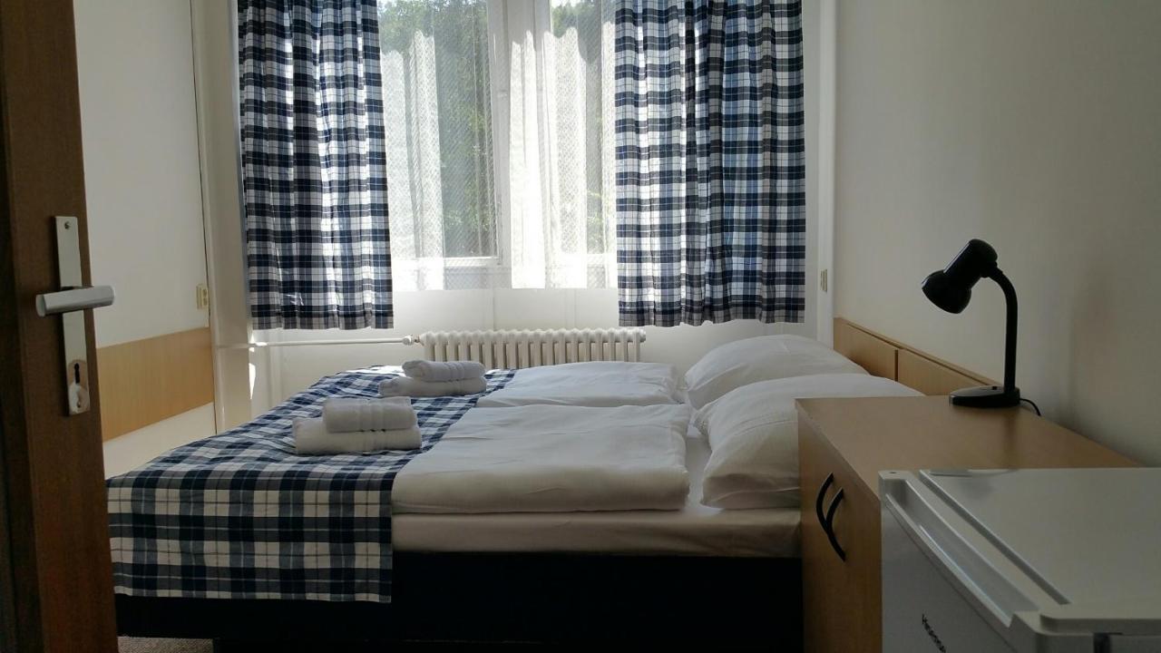 Hotel Hlaska Zlenice Номер фото